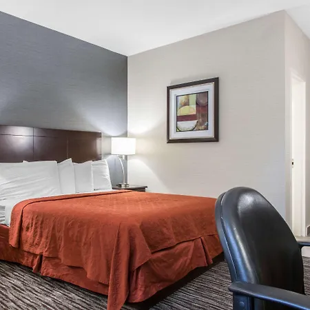 Quality Inn & Suites Danbury Near University Exterior foto