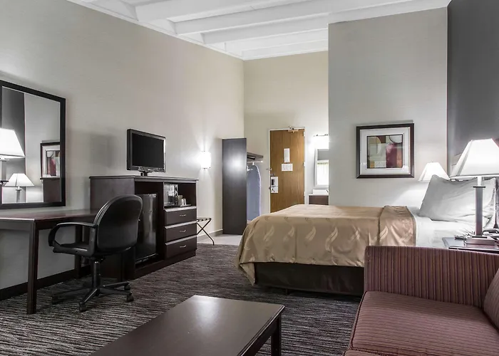 Quality Inn & Suites Danbury Near University